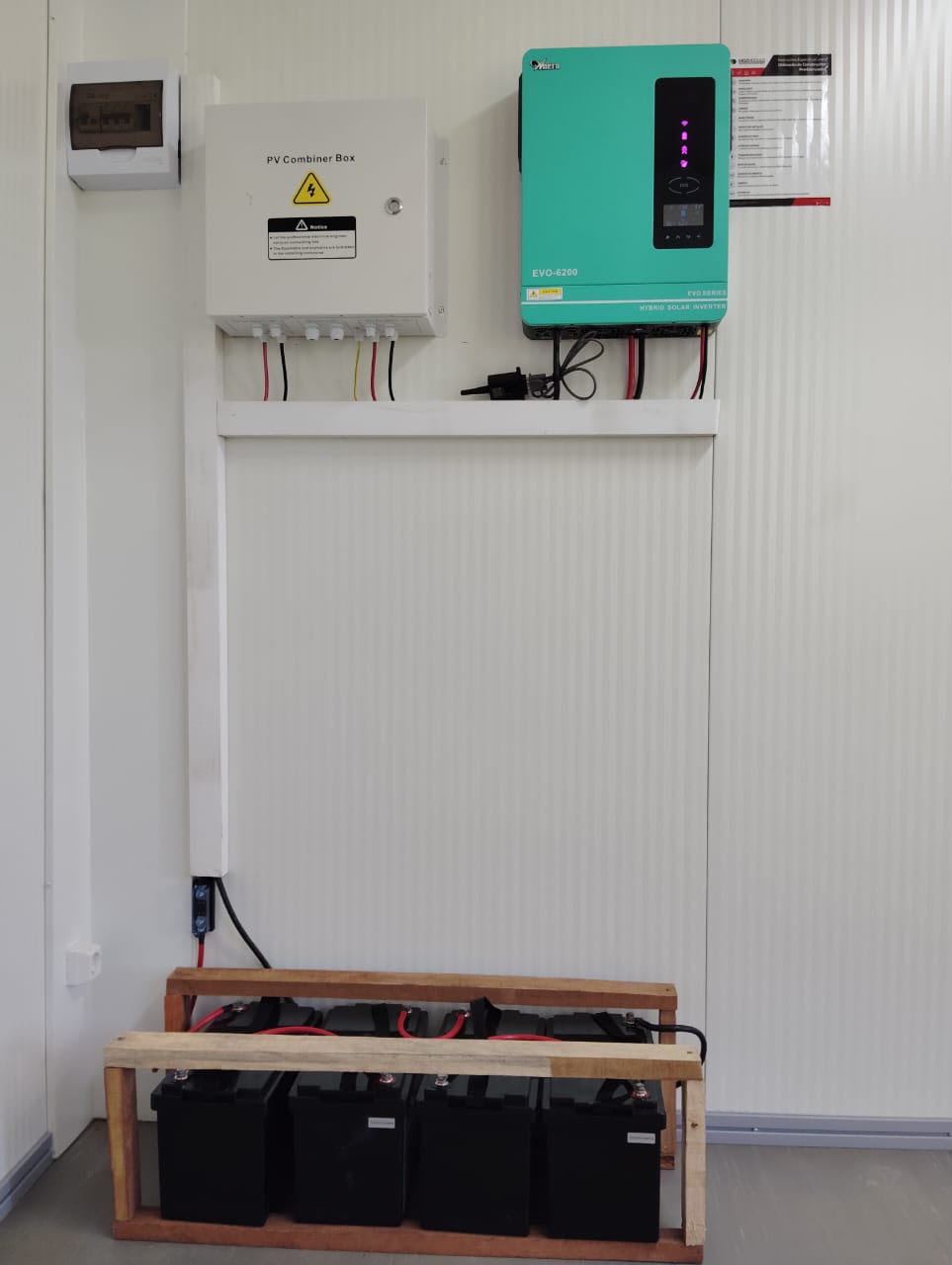 INCUBOX 2 solar inverter and battery system